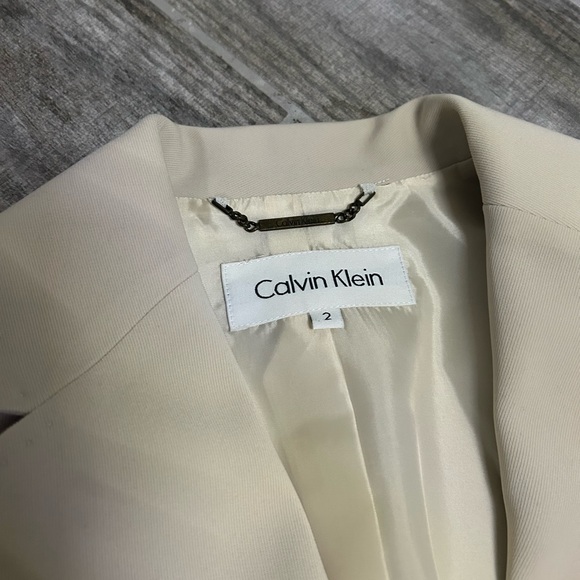 Elegant Cream Women's Pant Suit Set - Picture 2 of 8